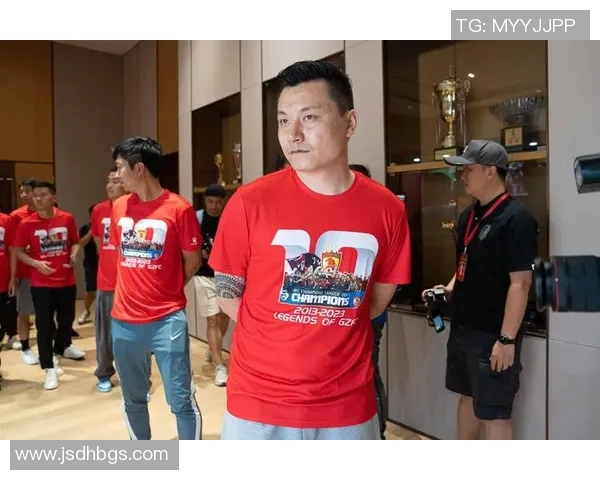 广州足球队的力量变革引发热议探索未来发展新路径与挑战