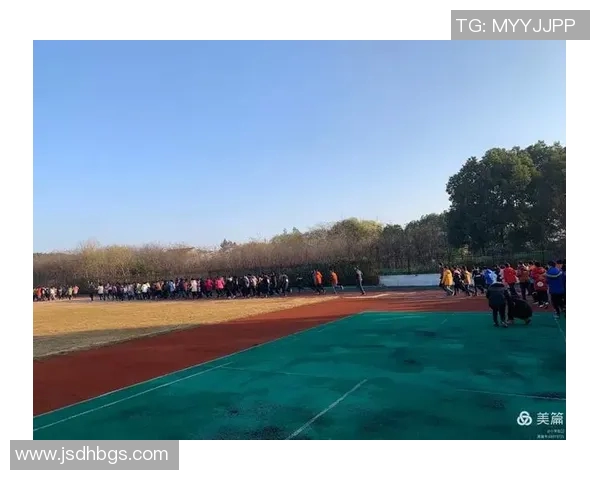 张琳钒：从青涩少年到足球明星的辉煌之路与梦想追逐